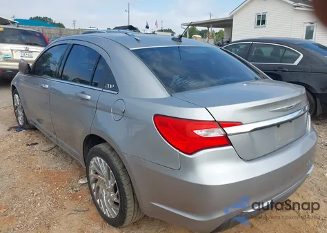 2014 Chrysler 200 Lx z USA, uszkodzony, nr VIN 1C3CCBAB7EN140741